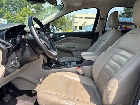 Used 2018 Ford Escape Titanium w/ Ford Safe & Smart Package AWD/4WD image 16