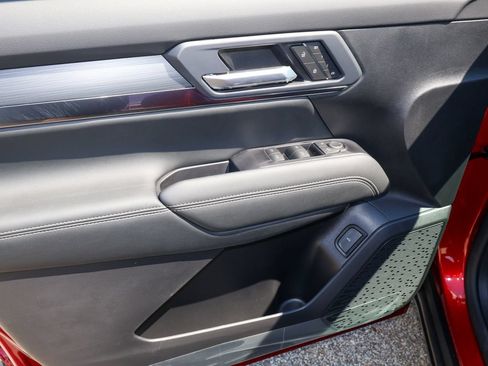 New 2027 GMC Terrain Elevation w/ Elevation Premium Package AWD/4WD image 9
