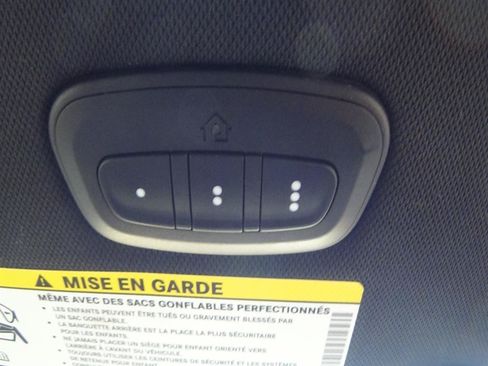 Certified 2025 Chrysler Pacifica Select FWD image 31