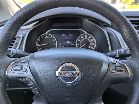 Used 2019 Nissan Murano S image 21