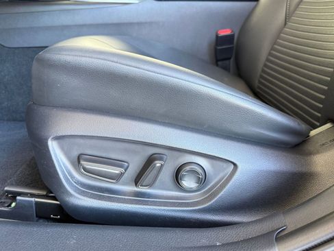 Used 2024 Toyota Camry SE image 14