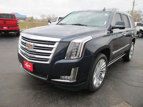 Used 2019 Cadillac Escalade Platinum image 9