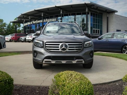 Used 2026 Mercedes-Benz GLB 250 4MATIC image 2