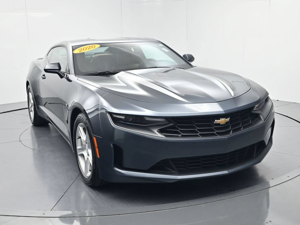 Used 2020 Chevrolet Camaro LT w/ Technology Package RWD image 2