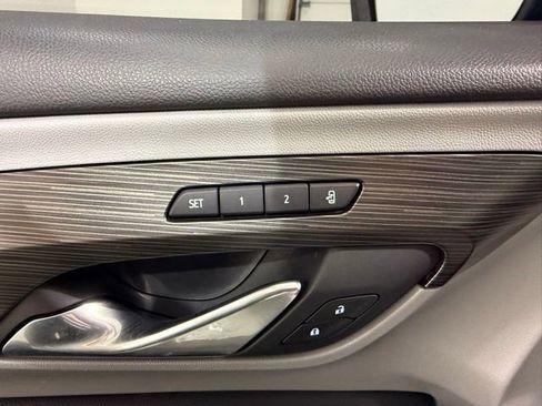 Used 2022 GMC Terrain SLT w/ Infotainment Package II image 12