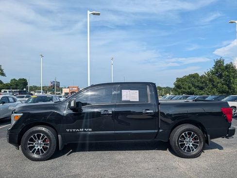 Used 2020 Nissan Titan SV w/ SV Convenience Package RWD image 13