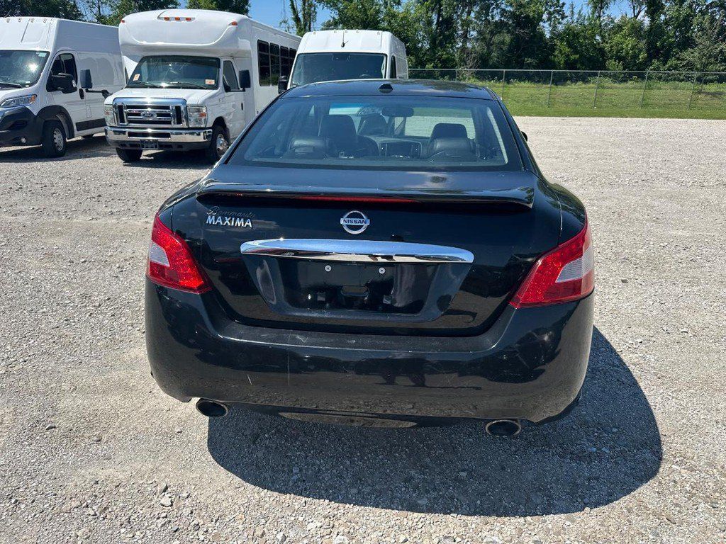 Used 2011 Nissan Maxima 3.5 SV w/ Monitor Pkg FWD image 2