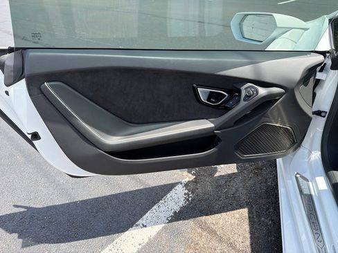 Used 2020 Lamborghini Huracan EVO RWD image 13