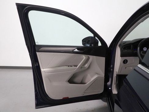 Used 2023 Volkswagen Tiguan SE FWD image 53