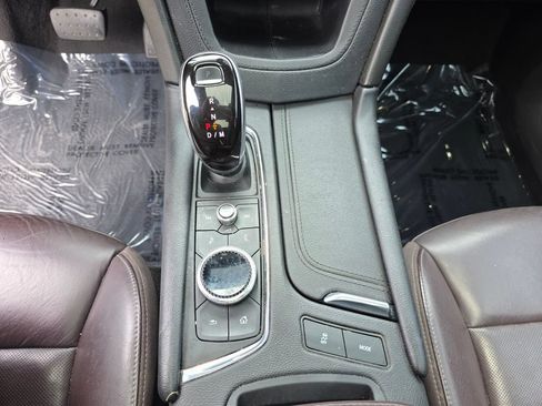 Used 2021 Cadillac XT6 Premium Luxury FWD image 33