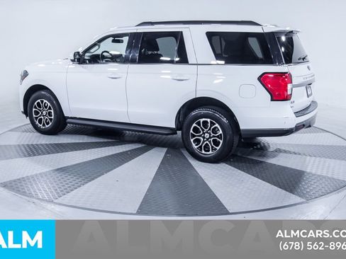 Used 2024 Ford Expedition XLT RWD image 5