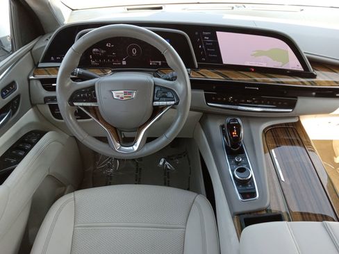 Used 2022 Cadillac Escalade ESV Sport Platinum w/ LPO, ONYX Package image 8