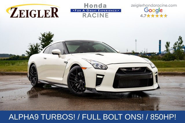 Used 2017 Nissan GT-R Premium w/ Premium Interior Package AWD/4WD image 1