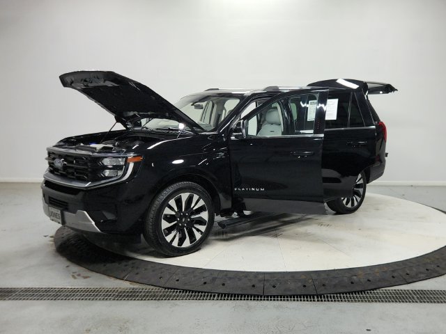 Used 2025 Ford Expedition Platinum w/ Driver's Package AWD/4WD image 12
