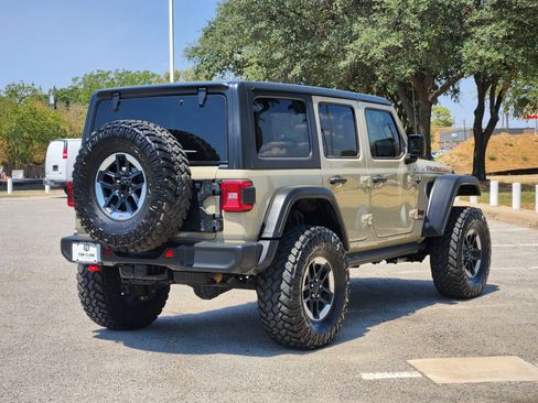 Used 2022 Jeep Wrangler Unlimited Rubicon w/ LED Lighting Group AWD/4WD image 5