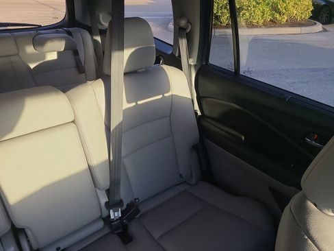 Used 2020 Honda Pilot Touring image 4