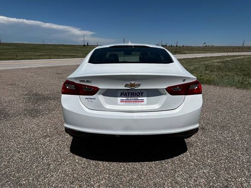 Used 2016 Chevrolet Malibu LT FWD image 4