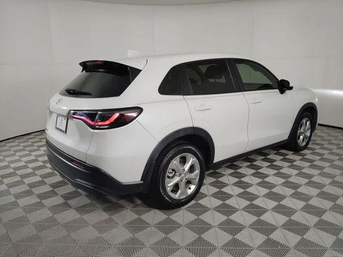 Certified 2023 Honda HR-V LX image 9