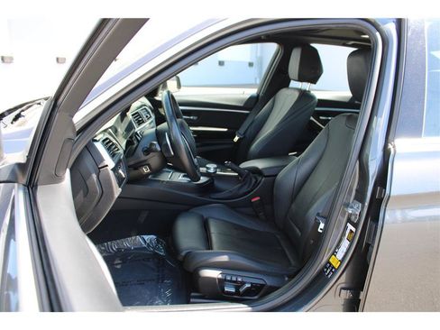 Used 2018 BMW 328d xDrive Sedan w/ Convenience Package AWD/4WD image 8