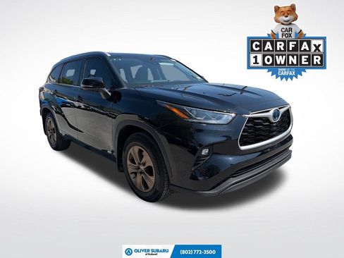 Used 2022 Toyota Highlander Bronze Edition AWD/4WD image 1