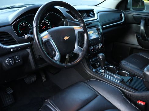 Used 2015 Chevrolet Traverse LT AWD/4WD image 2