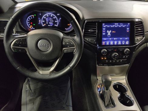 Used 2019 Jeep Grand Cherokee Altitude image 22