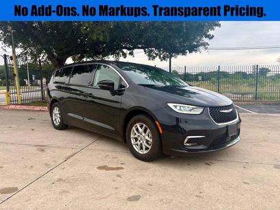 Used 2024 Chrysler Pacifica Touring-L