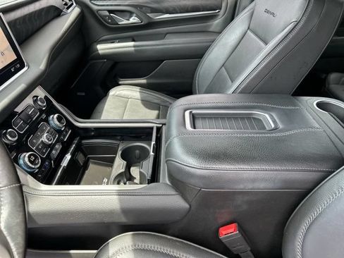 Used 2021 GMC Yukon Denali w/ Denali Premium Package AWD/4WD image 39