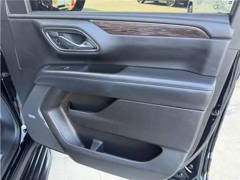 Used 2021 Chevrolet Suburban LT RWD image 33