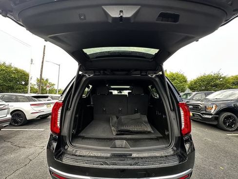 Used 2021 GMC Yukon XL SLT w/ SLT Luxury Plus Package AWD/4WD image 42