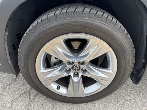 Used 2017 Toyota Highlander Limited image 9