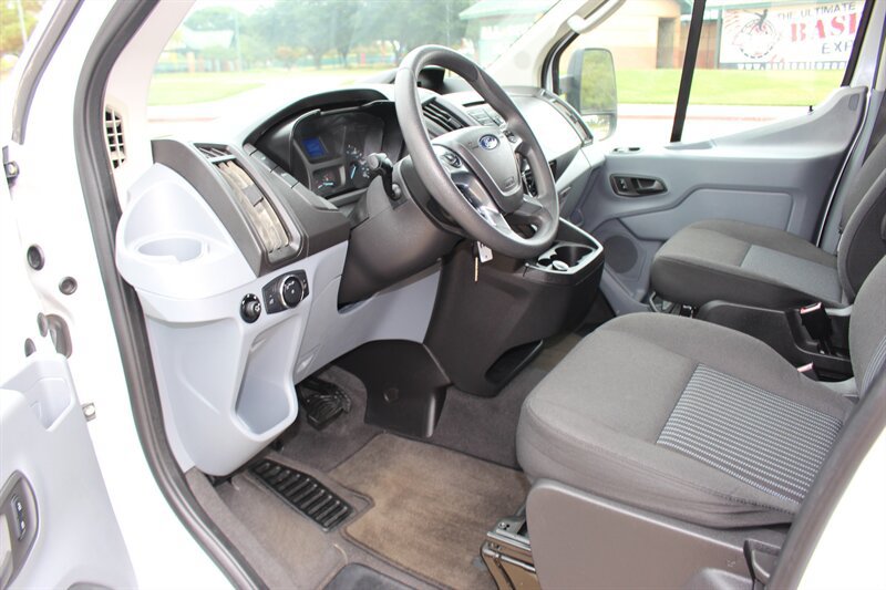 Used 2018 Ford Transit 150 XL RWD image 27