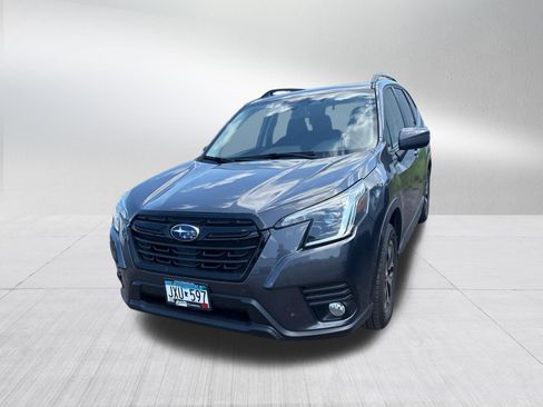 Used 2022 Subaru Forester Premium AWD/4WD image 2