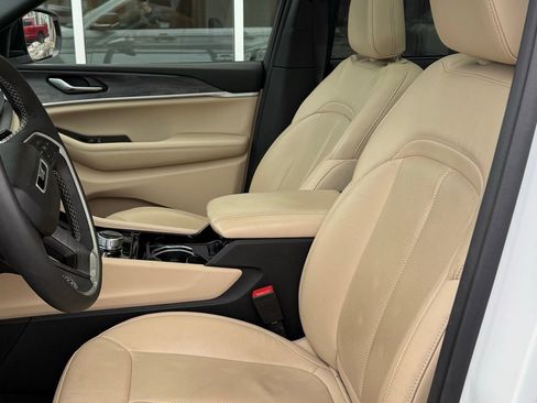 Used 2022 Jeep Grand Cherokee Limited 4xe w/ Luxury Tech Group II image 24