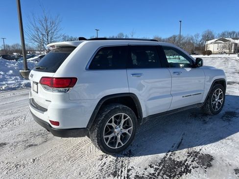 Used 2022 Jeep Grand Cherokee Limited image 4