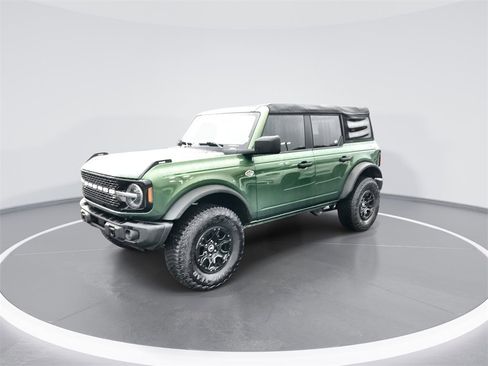 Used 2023 Ford Bronco Wildtrak image 4