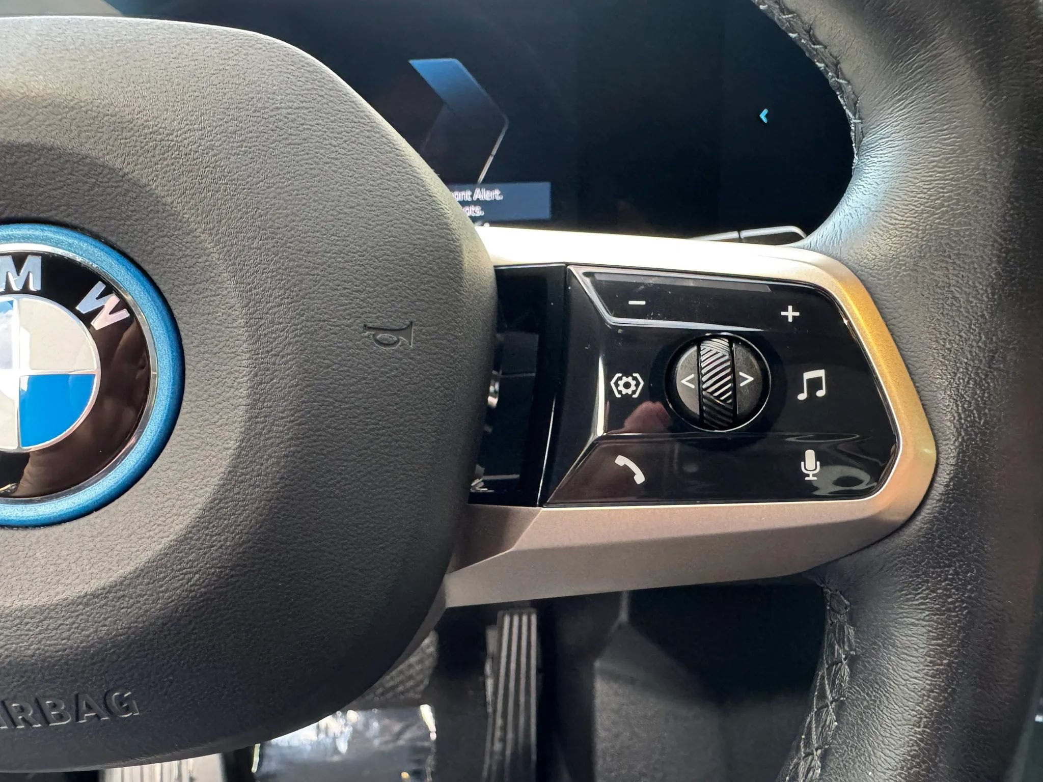 Used 2023 BMW iX xDrive50 w/ Convenience Package AWD/4WD image 33