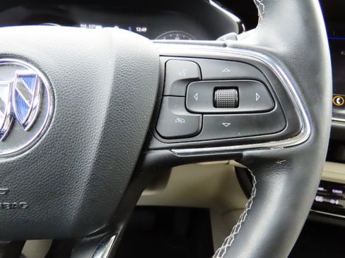 Used 2022 Buick Envision Essence w/ Technology Package I image 29