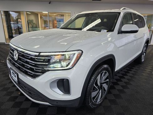 New 2026 Volkswagen Atlas SEL image 9