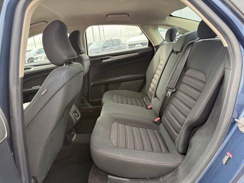 Used 2019 Ford Fusion SE FWD image 7