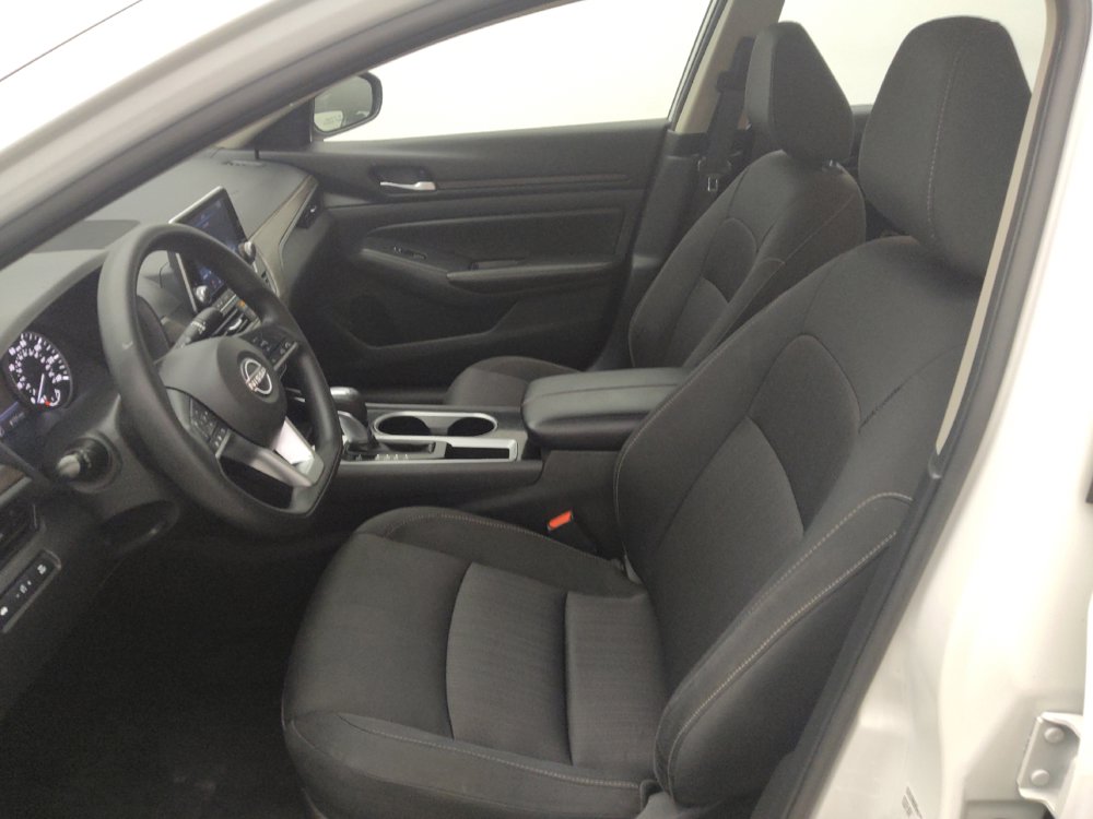 Used 2024 Nissan Altima 2.5 SV FWD image 17