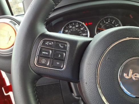 Used 2016 Jeep Wrangler Unlimited Sahara w/ Connectivity Group image 7