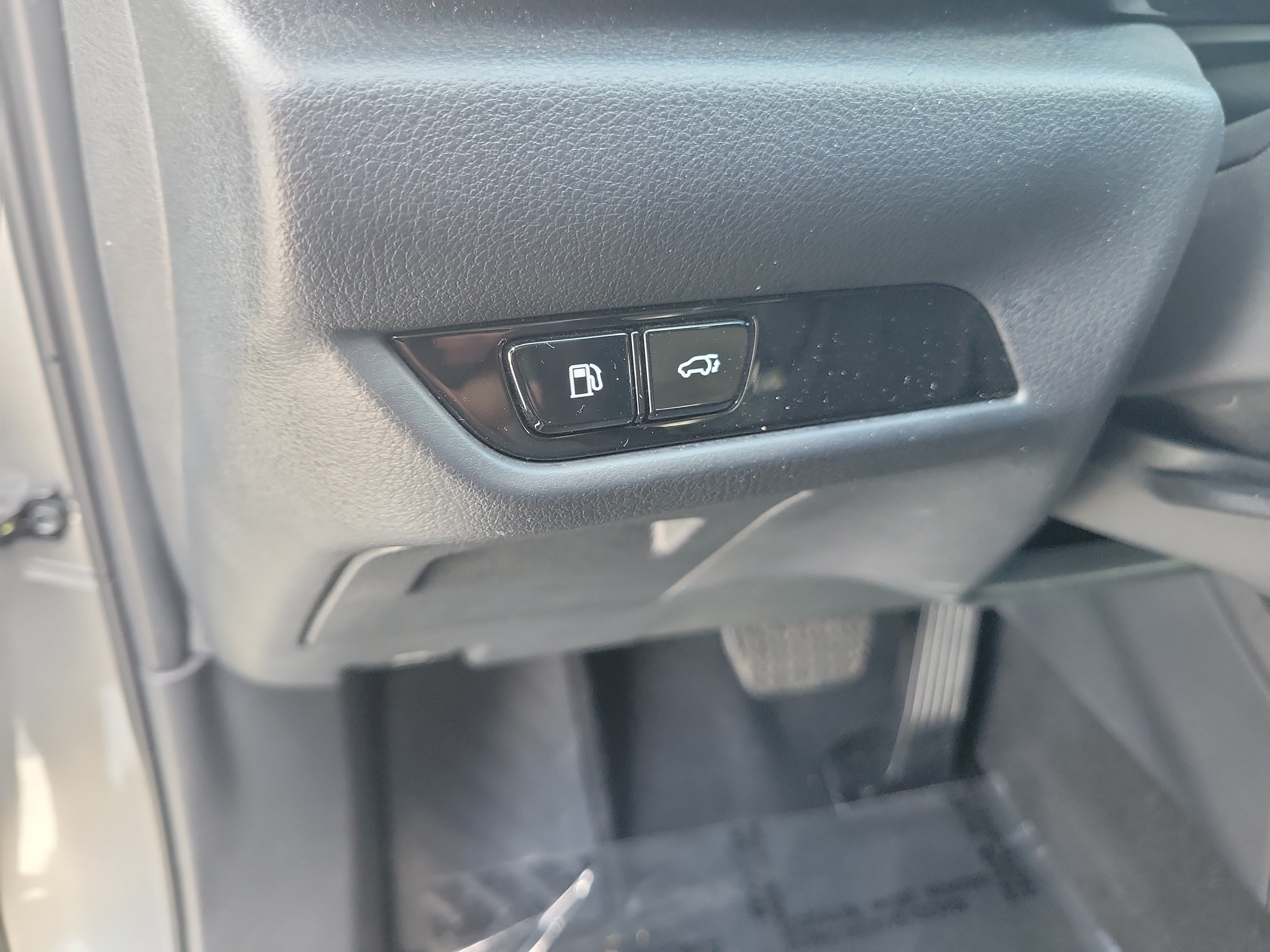 Used 2025 Lexus NX 250 FWD w/ Accessory Package (Z2) image 23