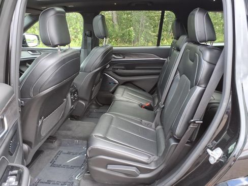 Used 2021 Jeep Grand Cherokee L Overland AWD/4WD image 18