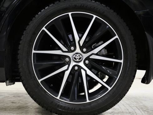 Used 2021 Toyota Camry SE image 9