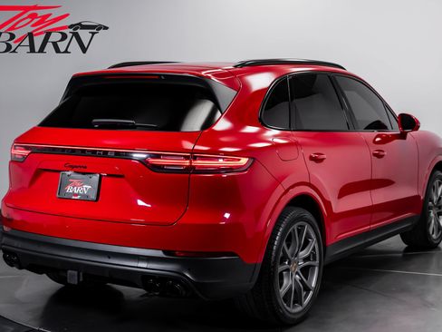 Used 2023 Porsche Cayenne AWD/4WD image 5