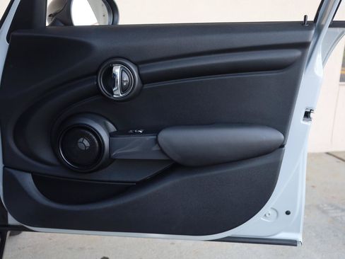 Used 2015 MINI Cooper 4-Door Hardtop FWD image 25