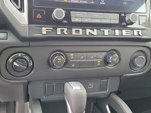 Used 2025 Nissan Frontier SV w/ Tow Package image 27