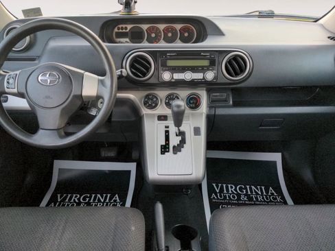 Used 2009 Scion xB image 10
