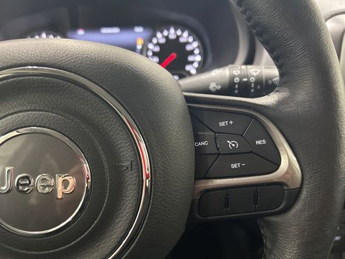 Used 2022 Jeep Renegade Latitude w/ Convenience Group image 18